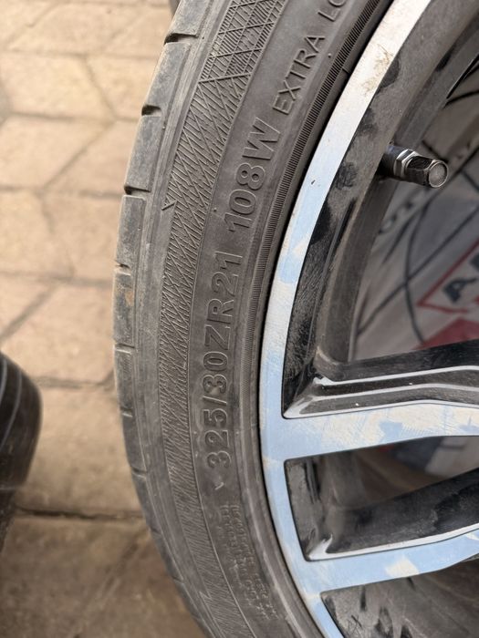 285/35r21 325/30r21