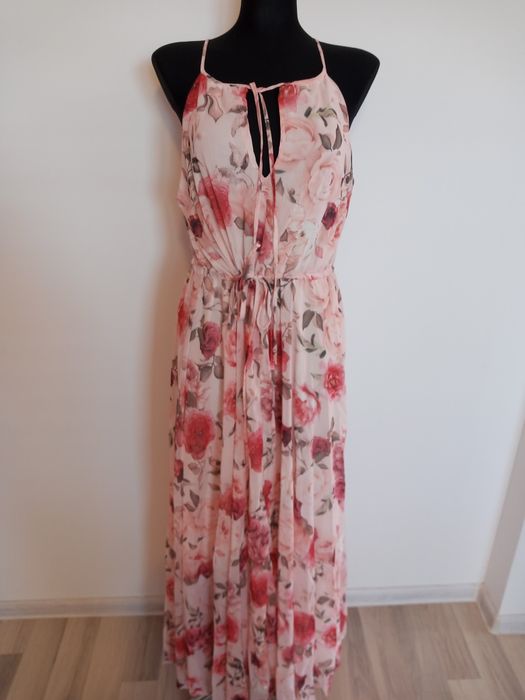 Sukienka długość maxi