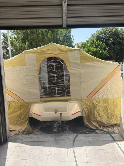 Atrelado Tenda com dois quartos, sala interior e avançado