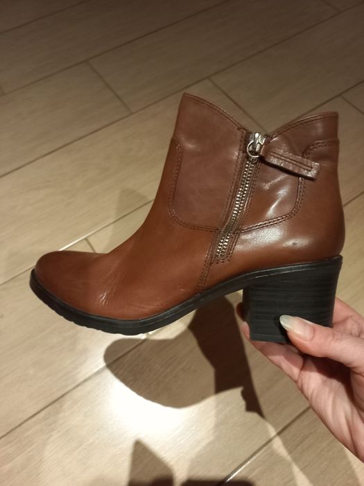 Нові шкіряні  продам  зі знижкою