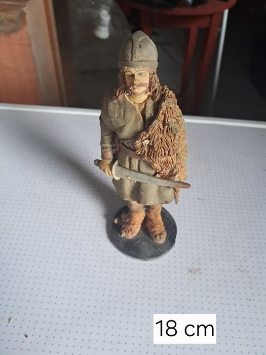 Estatua guerreiro em resina
