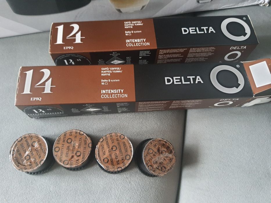 Ekspres do kawy ze spieniaczem Delta Q kapsułki