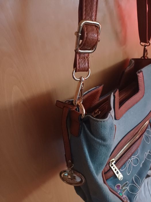 Mala de Senhora em Pele