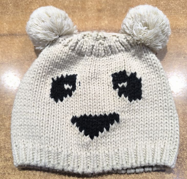 Piękna czapka panda miś pompony