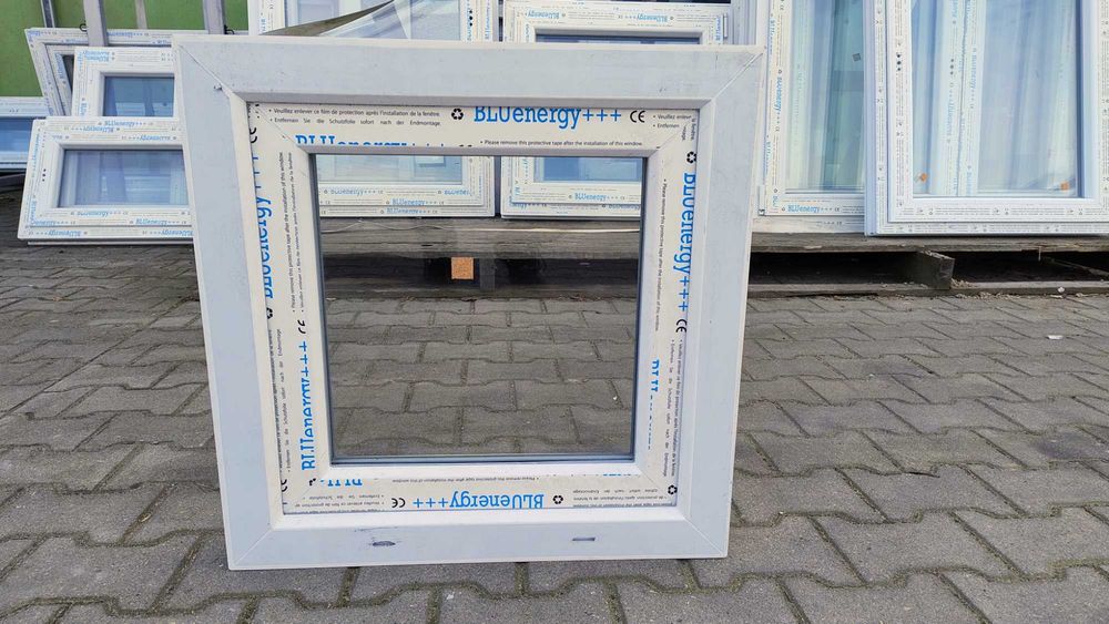 Okna gospodarcze inwentarskie 60x60 uchylne