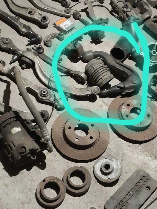 запчастини до ауді а8 д2