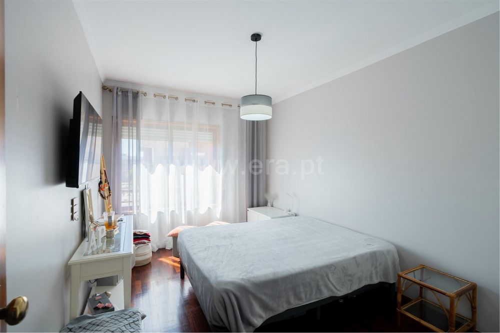 Apartamento T3 Duplex em Custóias Matosinhos , com Terraço Privativo e Garagem Fechada