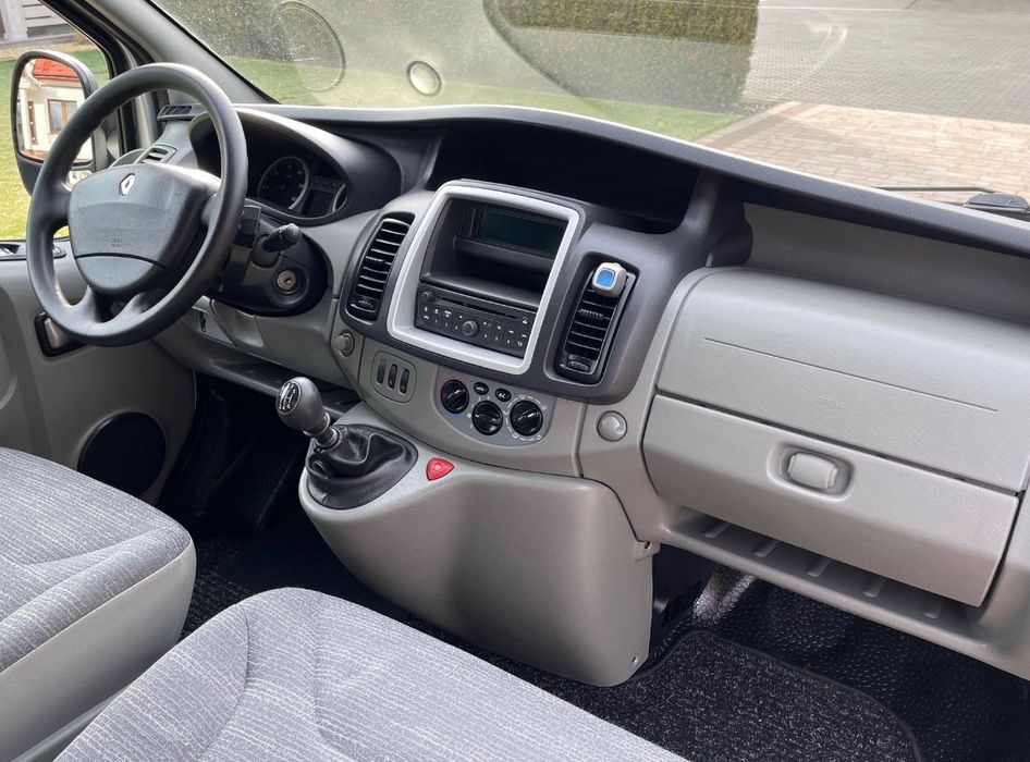 Renault Trafic 2012р 2.0 дизель пасажир 9 місць