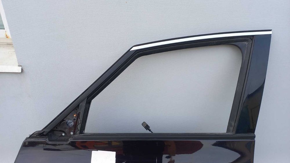 Двері передні ліві в наявності з розборки Renault Scenic IV  в комплекті зі склом, накладка, молдинг замок Рено Сценік 4 запчастини вживані шрот