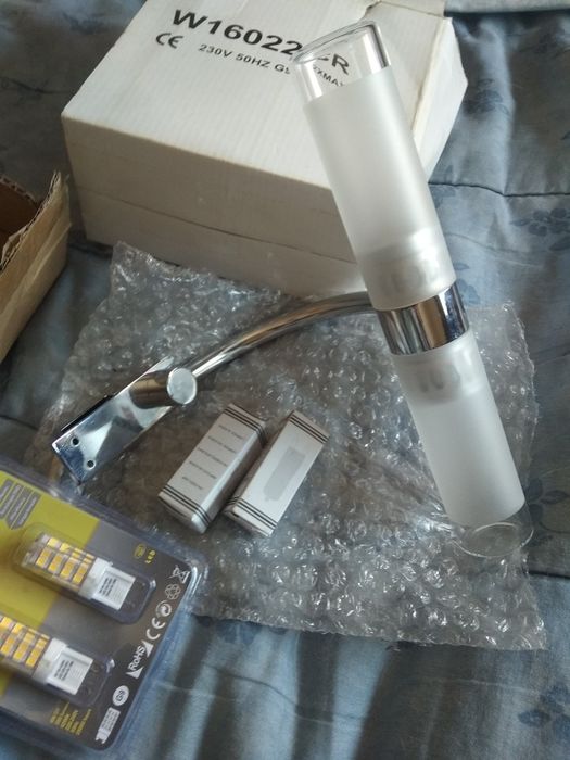 Vendo candeeiro de parede ou wc