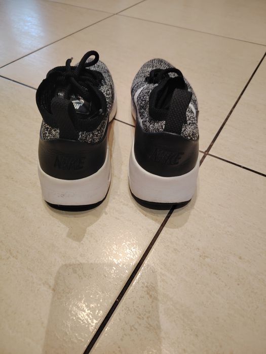 Buty sportowe damskie