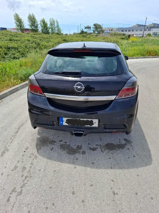 Opel Astra GTC 2010