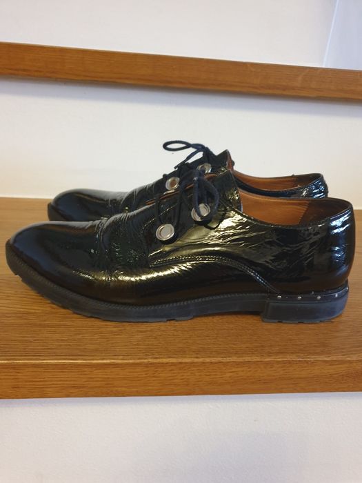 Buty skórzane lakierowane