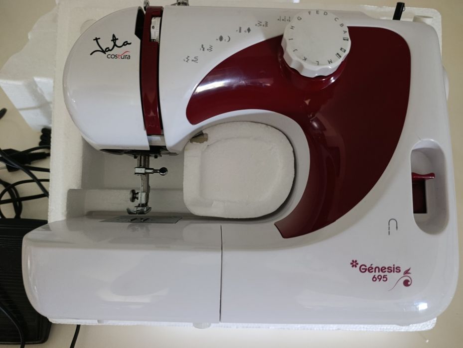 Máquina de costura Jata