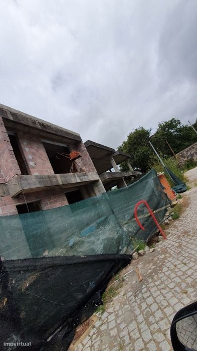 Moradia T4 em construção - Areosa