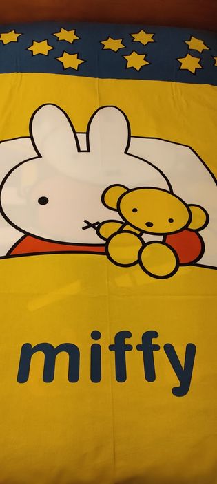Capa de edredão solteiro Miffy e Minions solteiro.