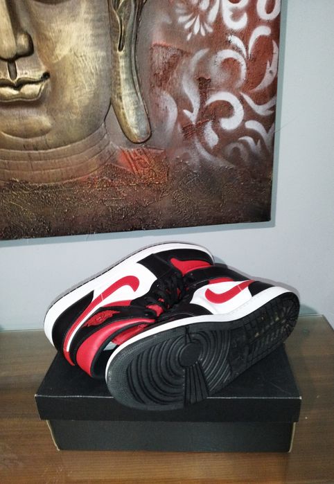 Air jordan 1 Mid 
como novos!! foram usados apenas