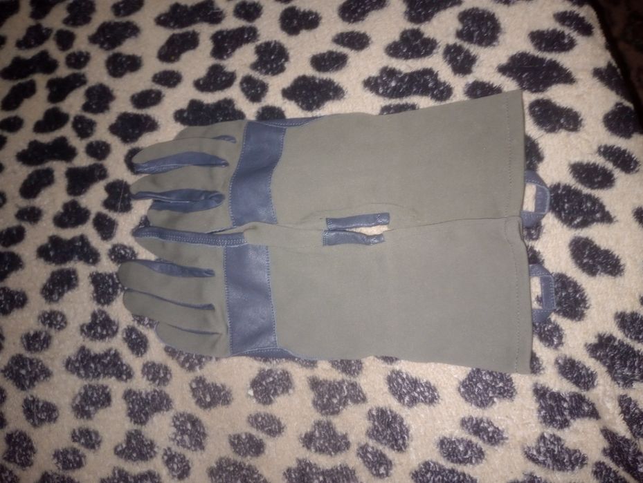 Рукавиці військові