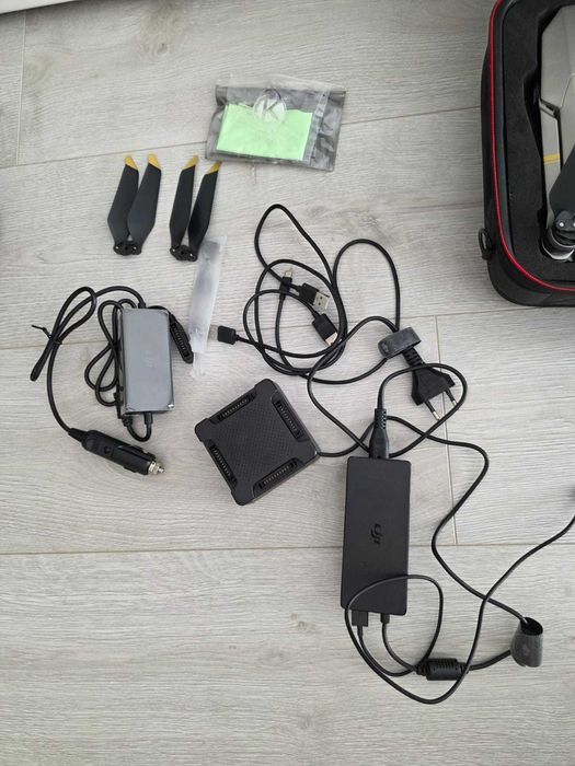 DJI Mavic Pro (bom estado) + DJI Mavic Pro (camara partida) – Kit Completo