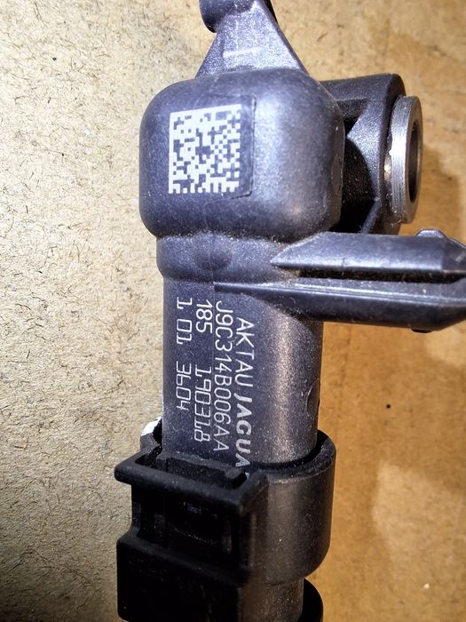 Безпека пішохода, датчики безпеки Ягуар, Jaguar, датчики удару