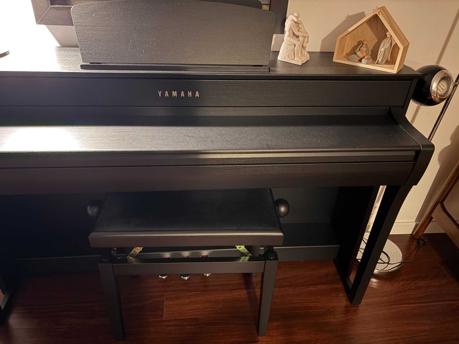 Piano Digital YAMAHA Clavinova CLP 825B como novo