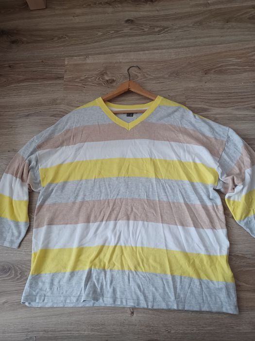 Nowy swetr damski rozm L 44/46