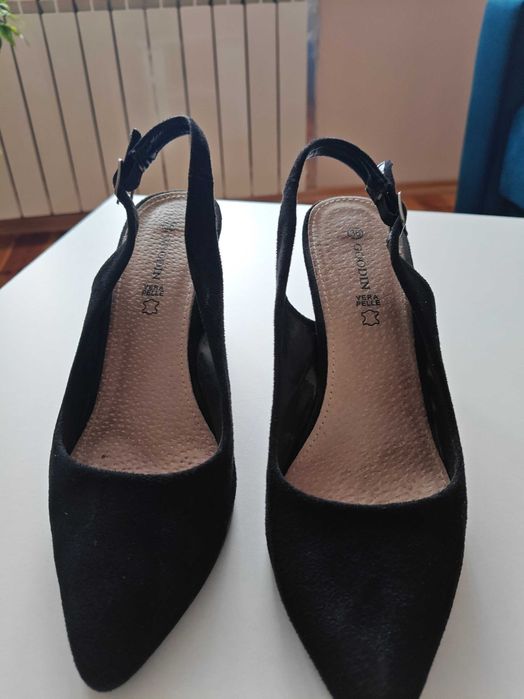 Czółenka zamszowe na słupku r. 36, letnie