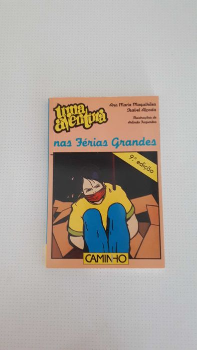 Livros juvenis de aventuras e policiais