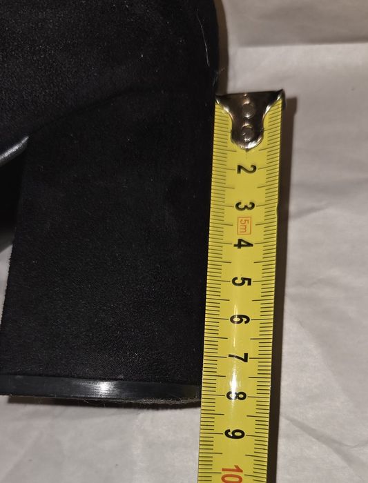 Botki czarne zamszowe w rozmiarze 37