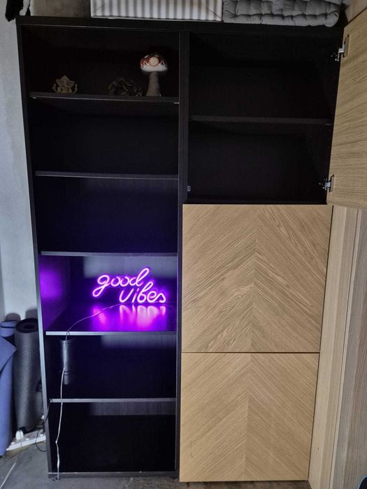 Conjunto de estante alta e móvel de arrumação IKEA BESTÅ com portas HEDEVIKEN em carvalho (preto-castanho)