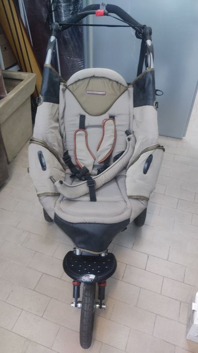 Carrinho de criança com babycock