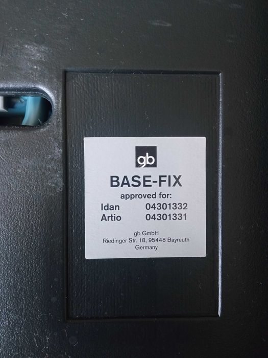 Fotelik dziecięcy GB Idan z bazą isofix