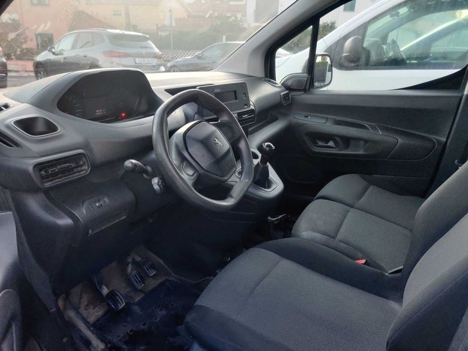 Peugeot Partner 1.5 bluehdi premium standard | Financiamento disponível 3LUGARES