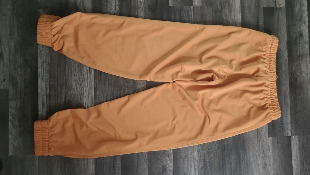 świetne deesowe spodnie PUMA