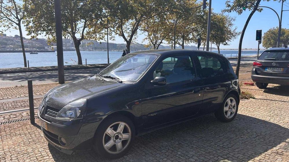 Vendo Renault Clio 1.2 16V - Gasolina c/ 158.607 Km