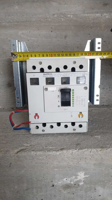 Wyłącznik główny  Moeller NZM74-250N