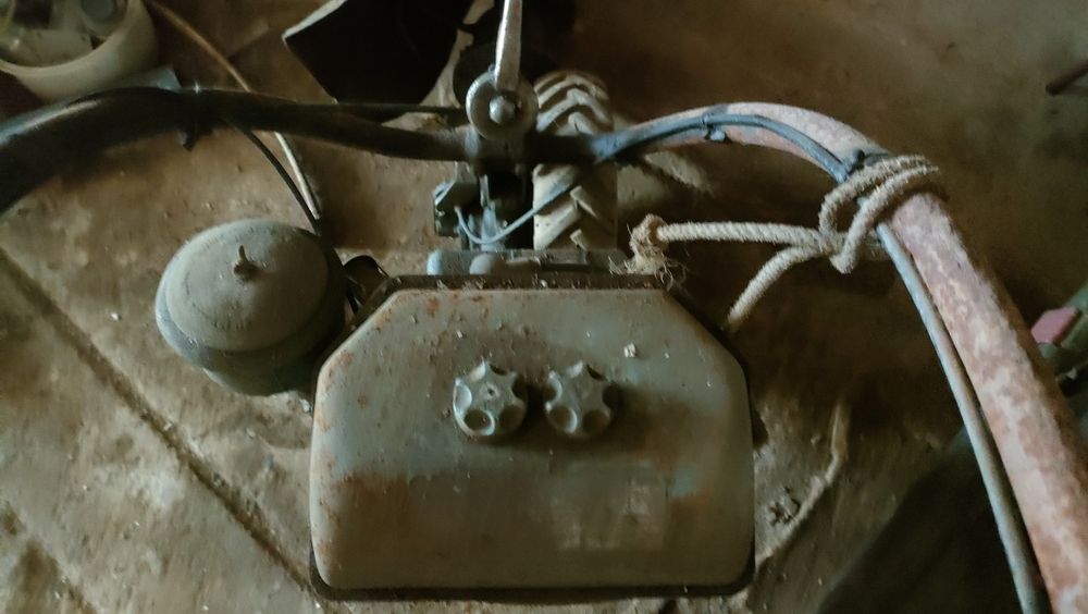 Vendo Ceifeira Antiga