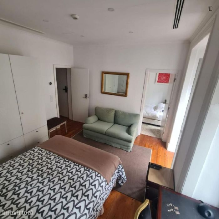 Quarto - localizado em Arroios Lisbon