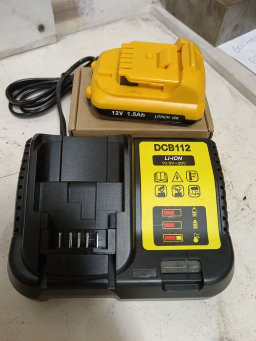 Carregador + 2 baterias DeWalt