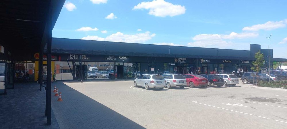 Оренда фасадного приміщення у новому ТЦ RUTA, біля АТБ, Жовква