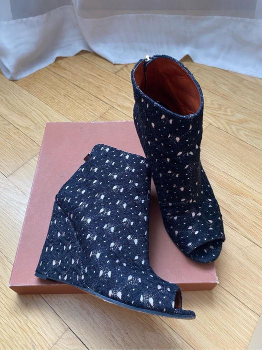 Осінні ботільйони з мереживом Missoni, на танкетці, з відкритим носком