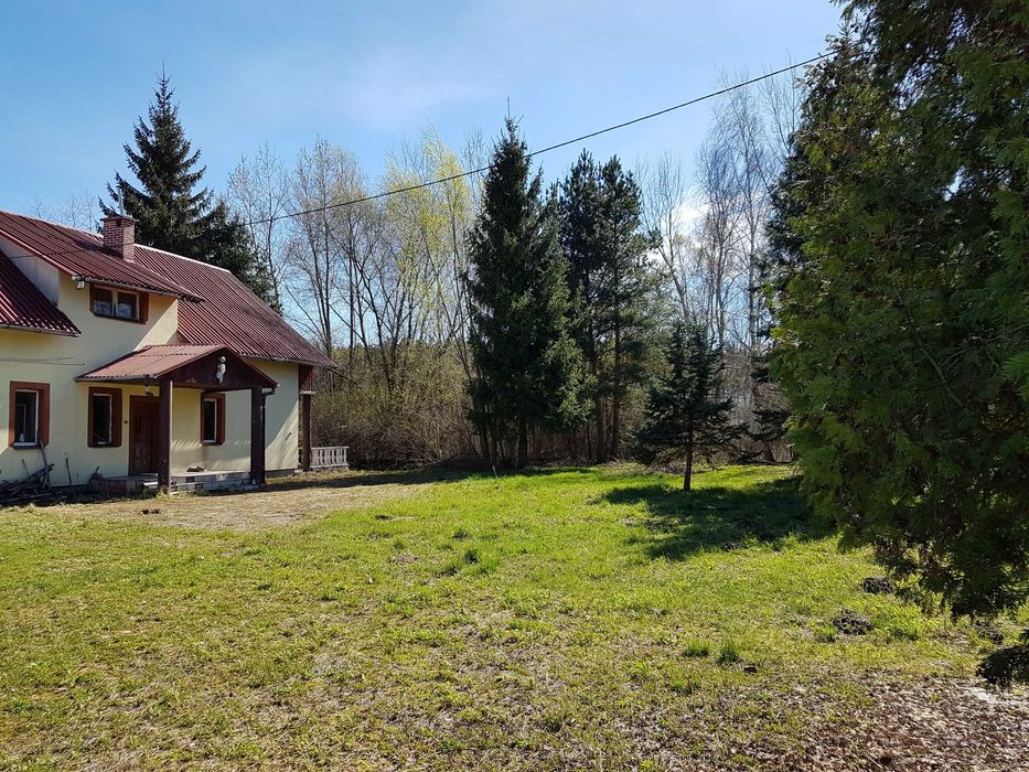 Sprzedam dom z budynkami gospodarczymi