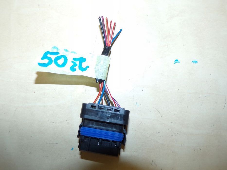 MASTER 3 i 4 MOVANO C 10- KOSTKA WTYCZKA DO TYLNEJ LAMPY 6 PIN