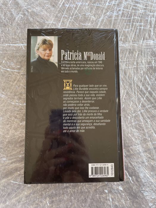 Livro “Teia de Mentiras” de Patricia MacDonald