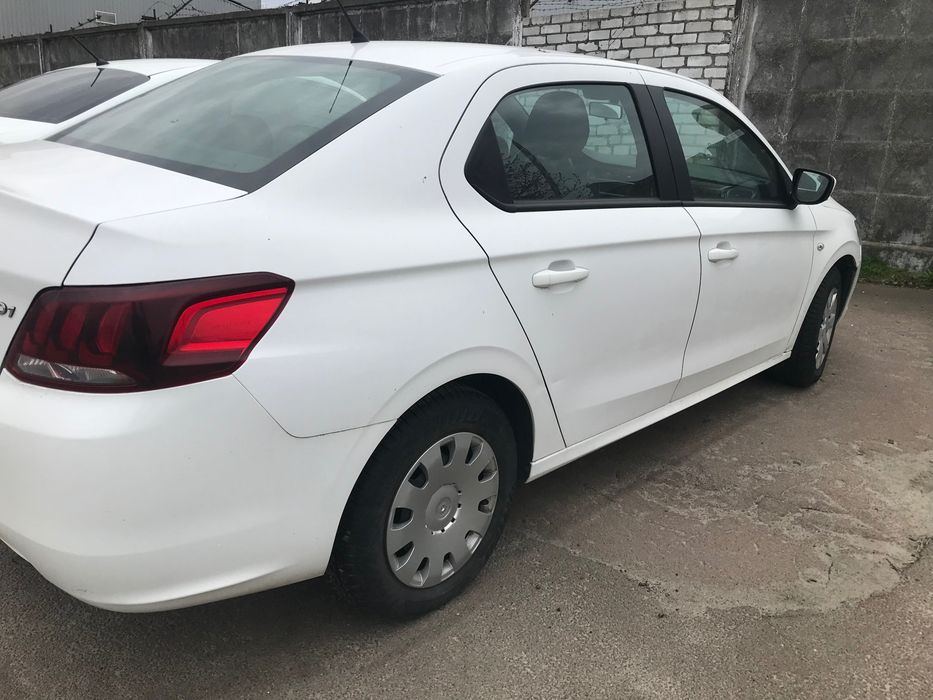 Продам пежо 301 2022 автомат газ1.6 официал