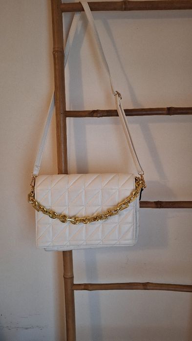 Carteira branca nova