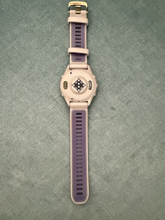 Garmin Forerunner 970 zloty