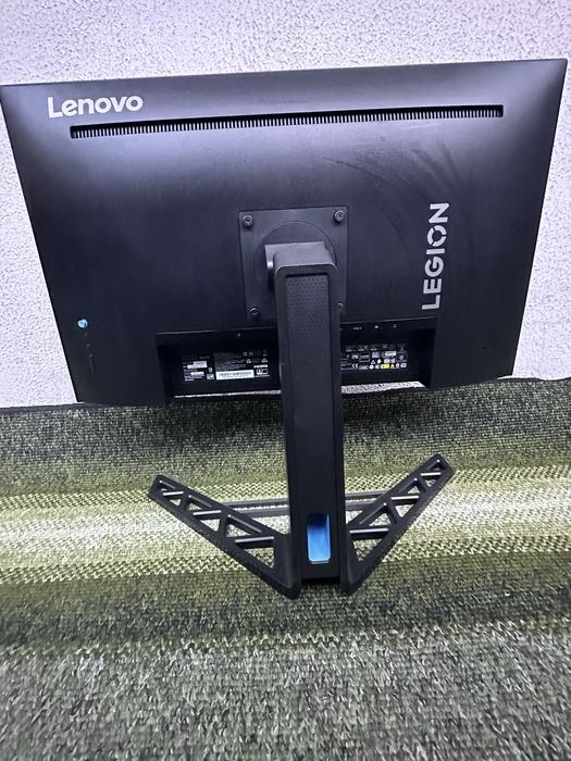 Продам игровой монитор Lenovo Legion R27i-30