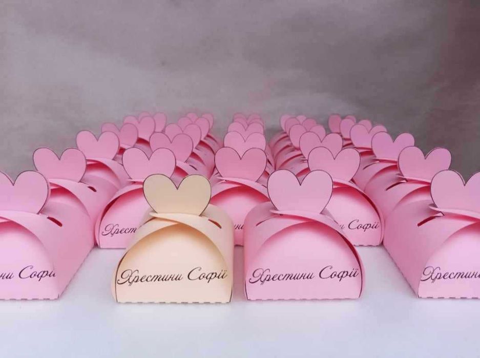 Бонбоньєрки, коробочки, міні-шоколадки для гостей