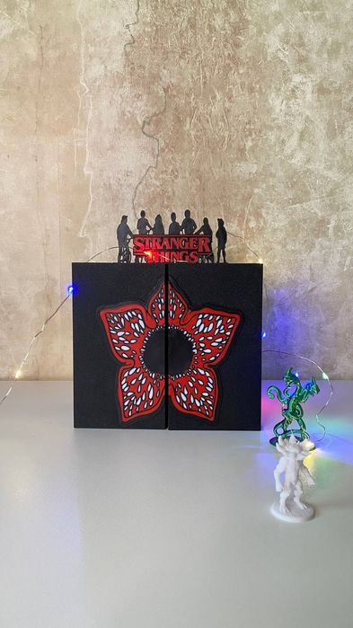 Стенд‼️Поличка  Kinder Поличка Кіндер Джой. Дивні дива органайзер